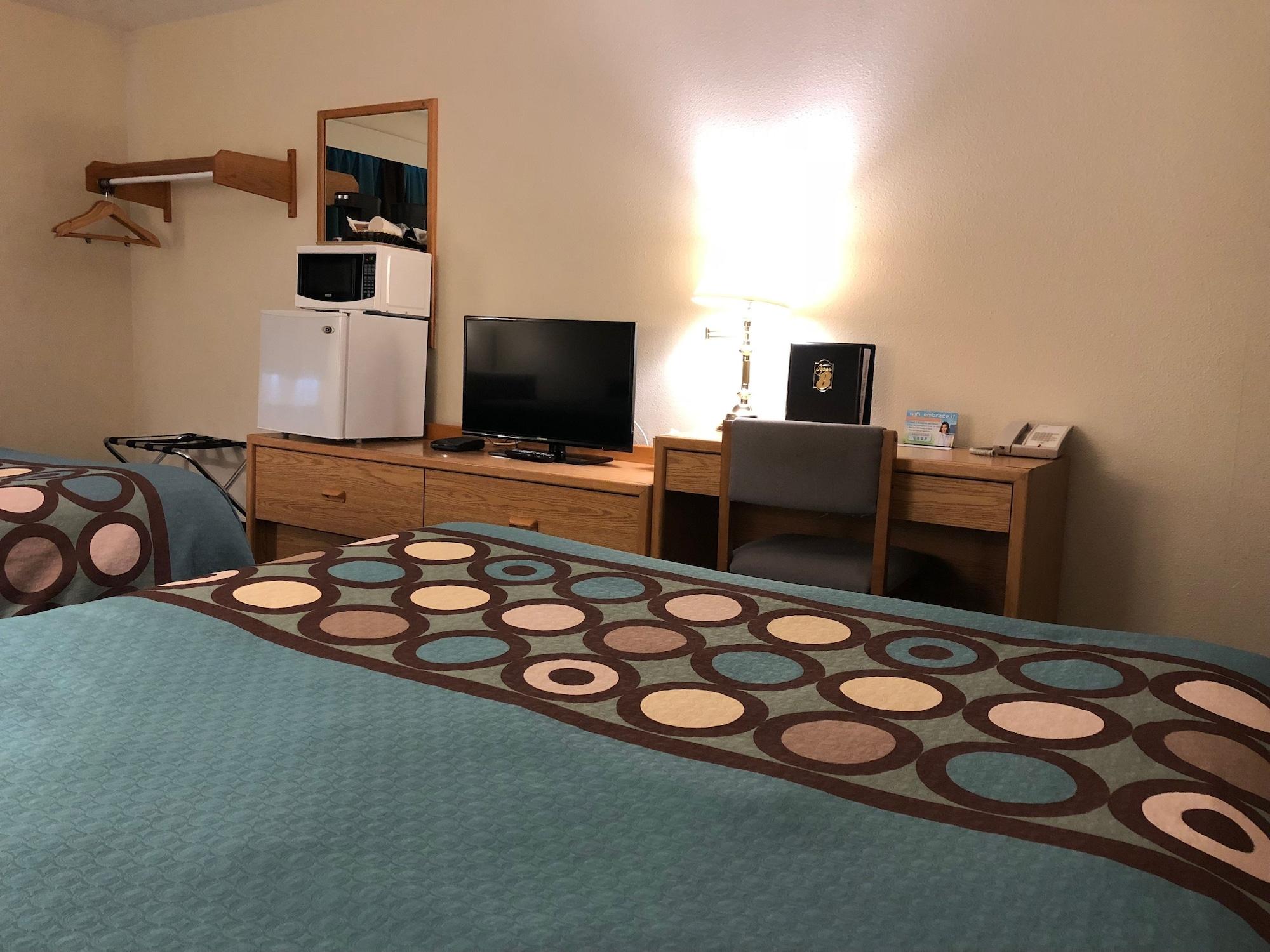 Super 8 By Wyndham Moose Jaw Sk Hotel Buitenkant foto