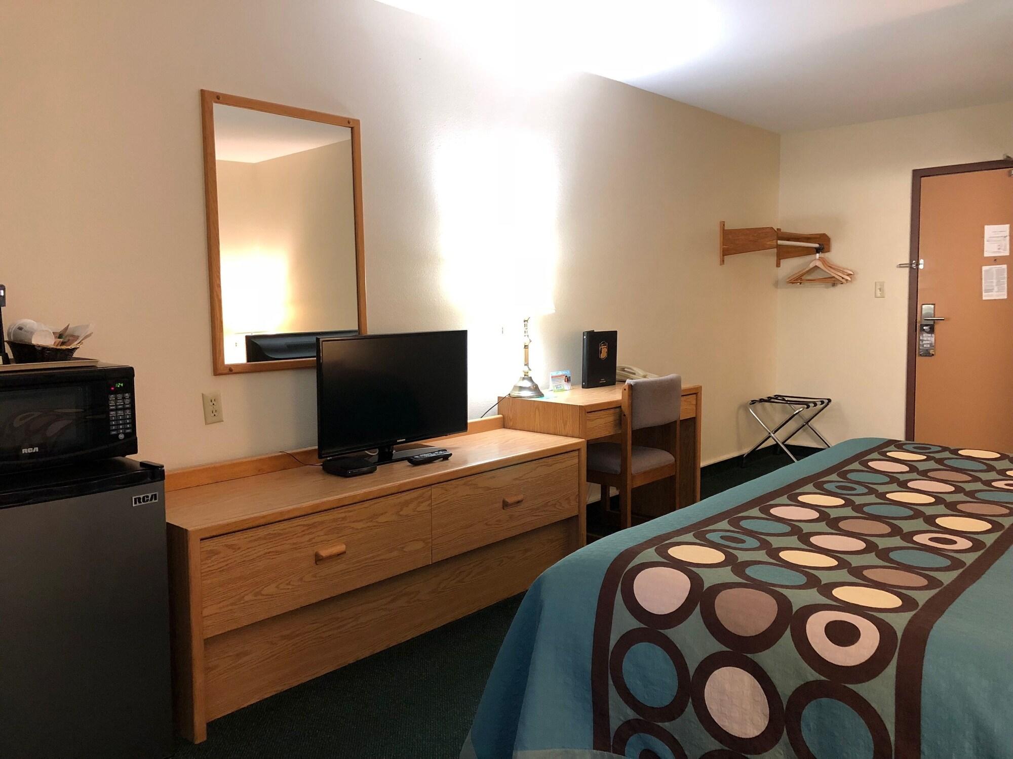 Super 8 By Wyndham Moose Jaw Sk Hotel Buitenkant foto