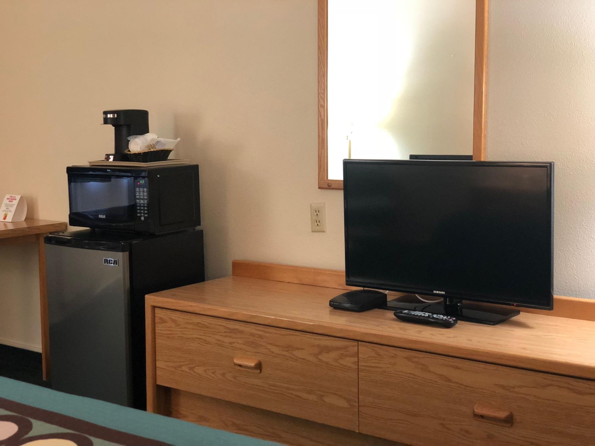 Super 8 By Wyndham Moose Jaw Sk Hotel Buitenkant foto