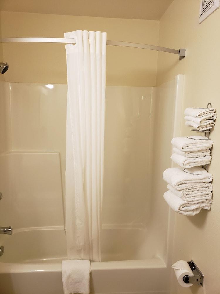 Super 8 By Wyndham Moose Jaw Sk Hotel Buitenkant foto