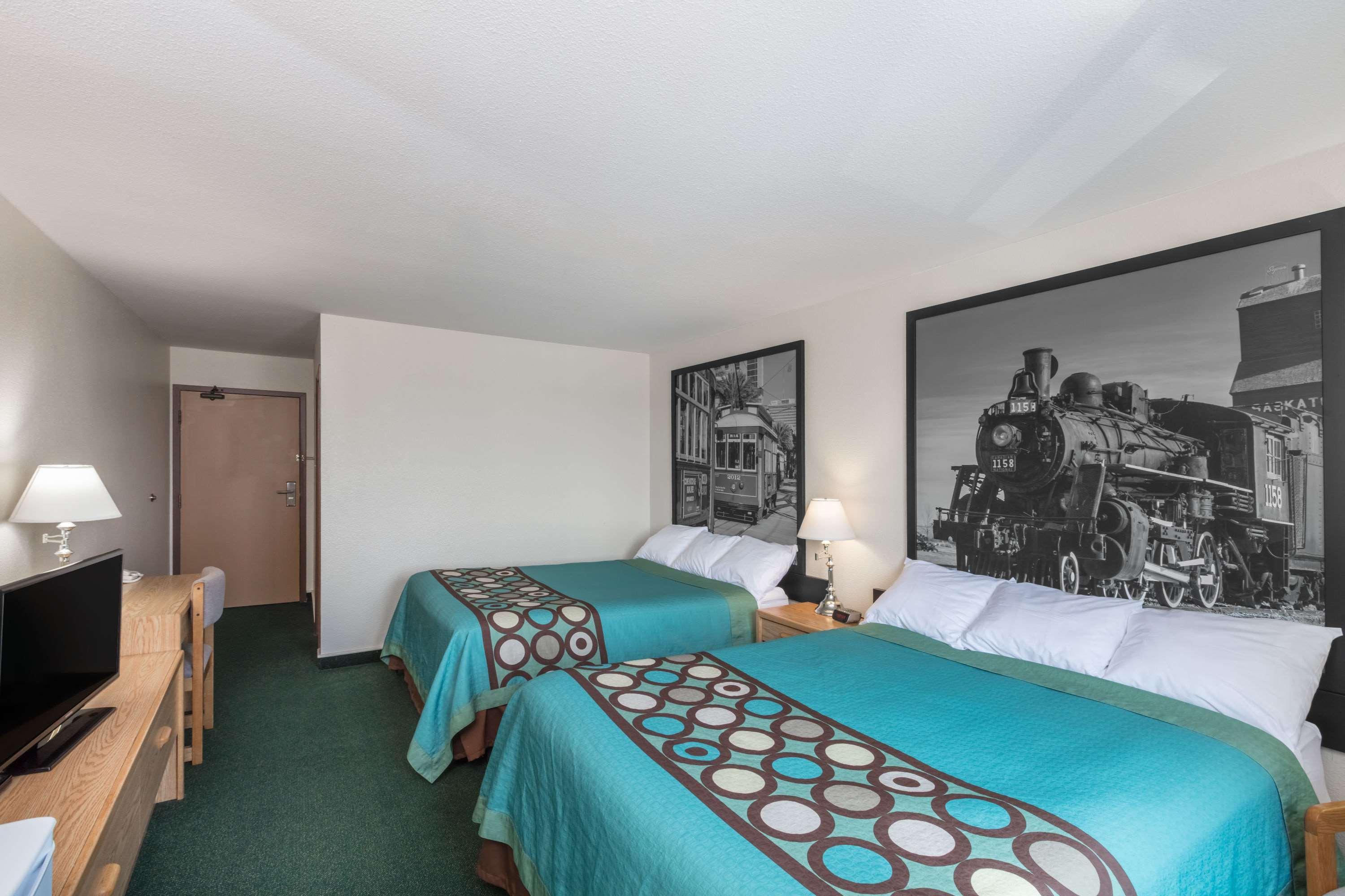Super 8 By Wyndham Moose Jaw Sk Hotel Buitenkant foto