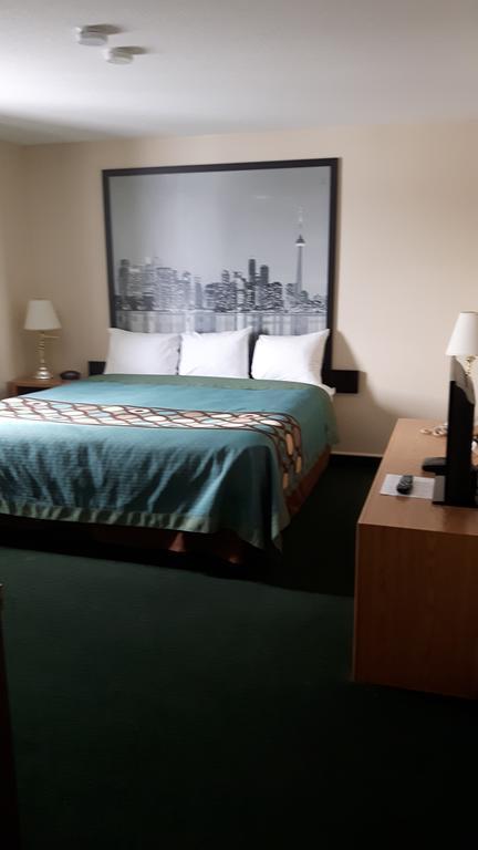 Super 8 By Wyndham Moose Jaw Sk Hotel Buitenkant foto