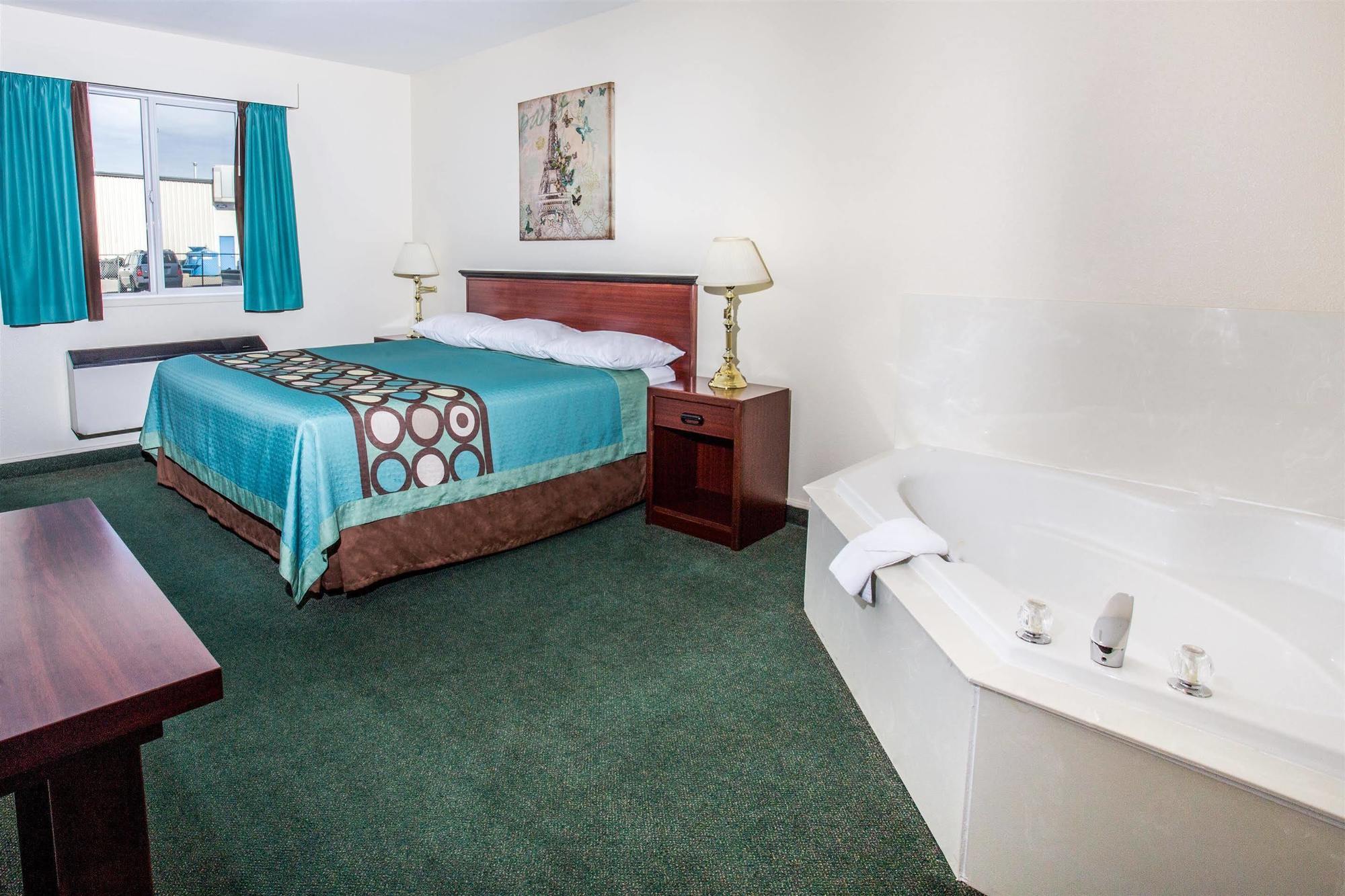 Super 8 By Wyndham Moose Jaw Sk Hotel Buitenkant foto