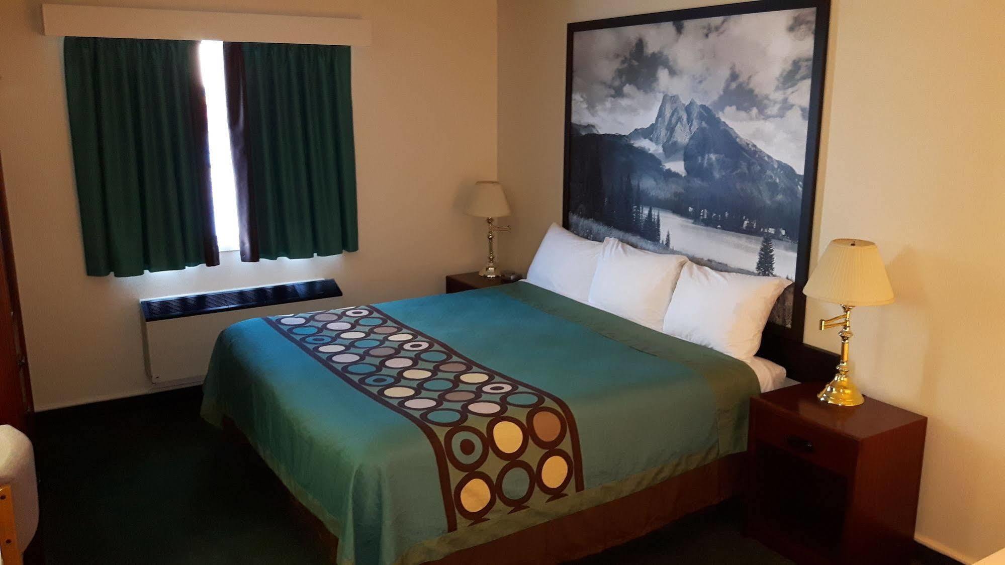Super 8 By Wyndham Moose Jaw Sk Hotel Buitenkant foto