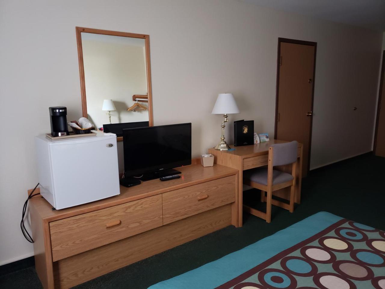 Super 8 By Wyndham Moose Jaw Sk Hotel Buitenkant foto