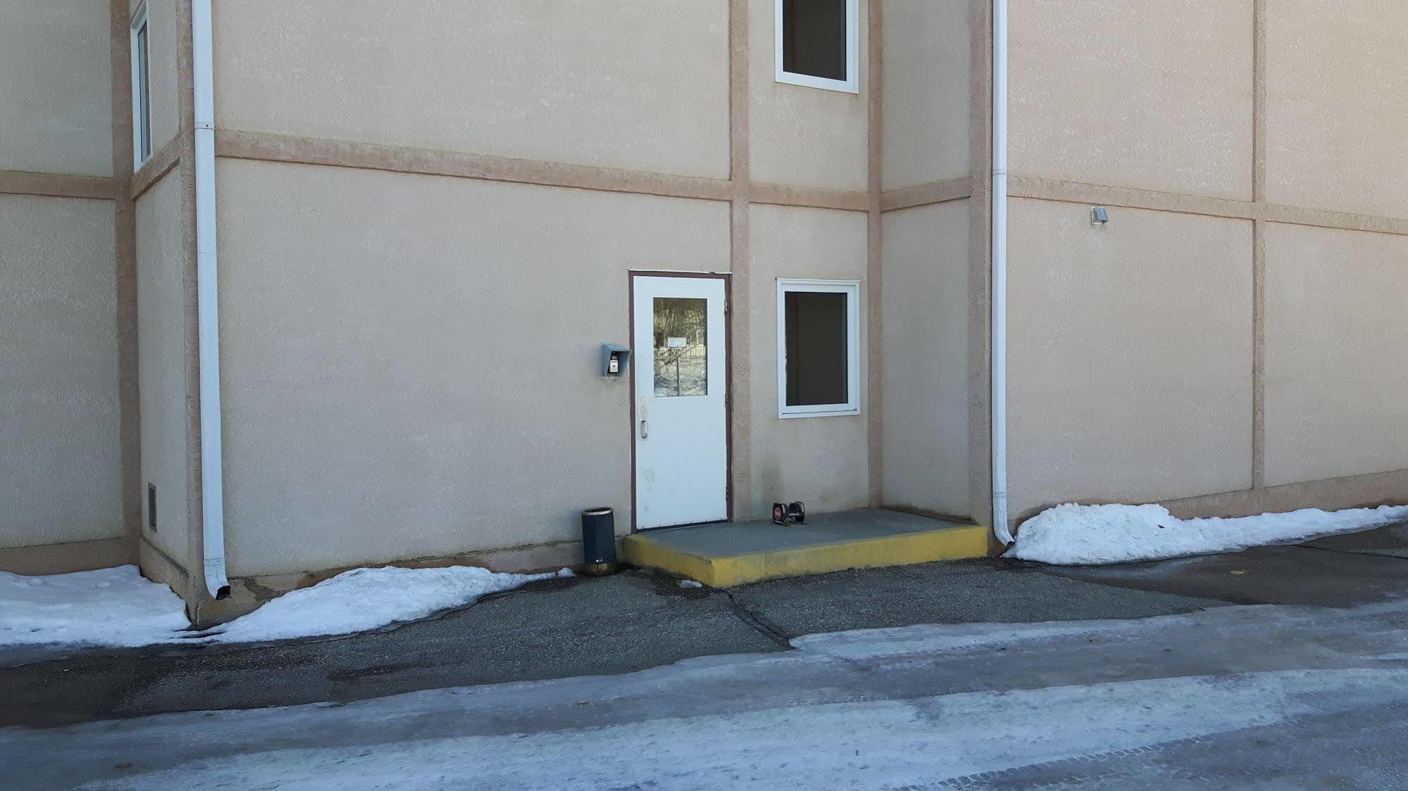 Super 8 By Wyndham Moose Jaw Sk Hotel Buitenkant foto