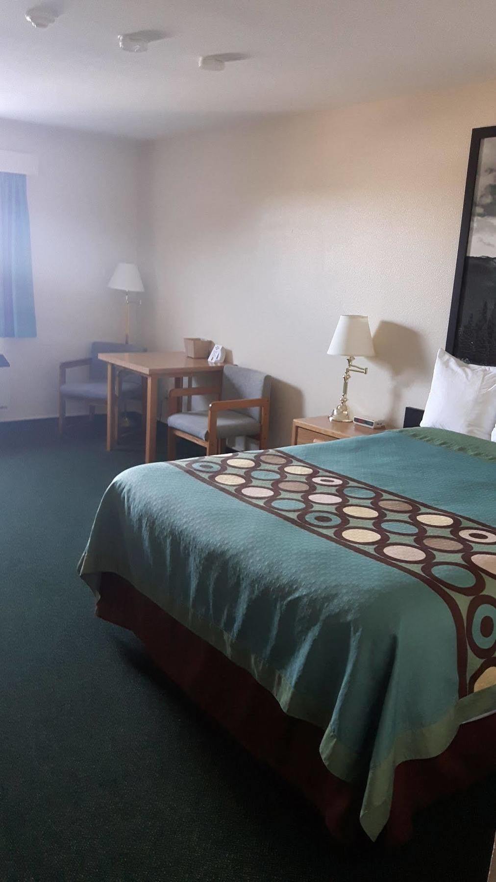 Super 8 By Wyndham Moose Jaw Sk Hotel Buitenkant foto